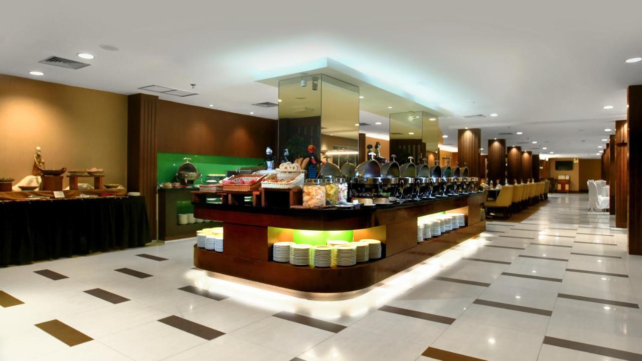 Aston Tanjung Pinang Hotel & Conference Center Экстерьер фото