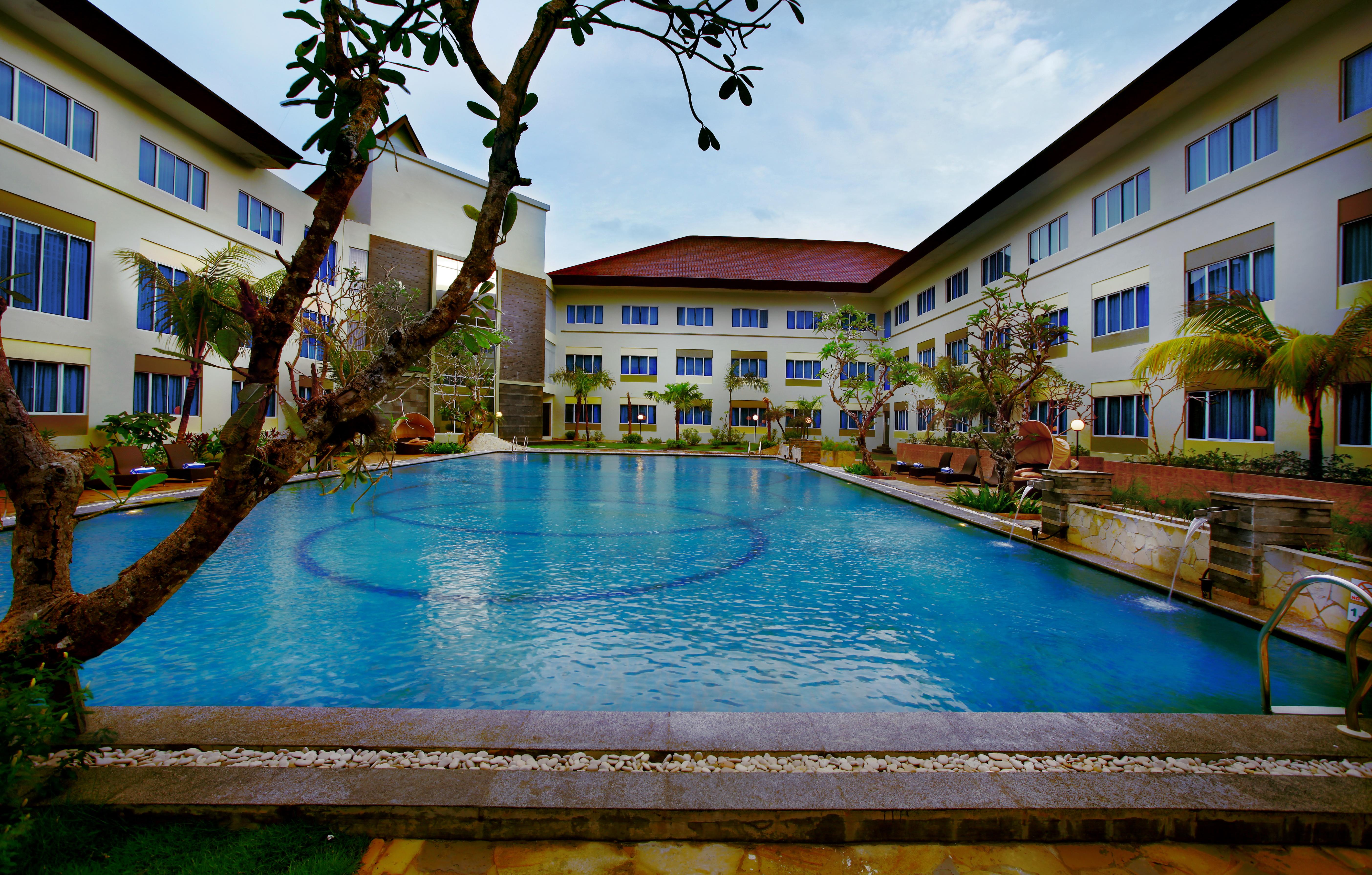 Aston Tanjung Pinang Hotel & Conference Center Экстерьер фото