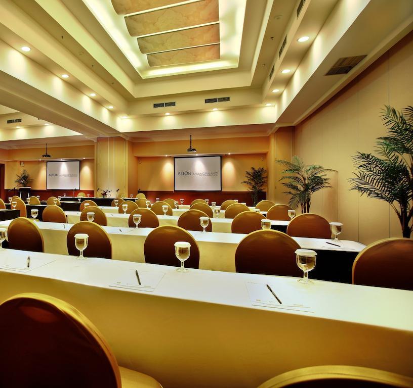 Aston Tanjung Pinang Hotel & Conference Center Экстерьер фото